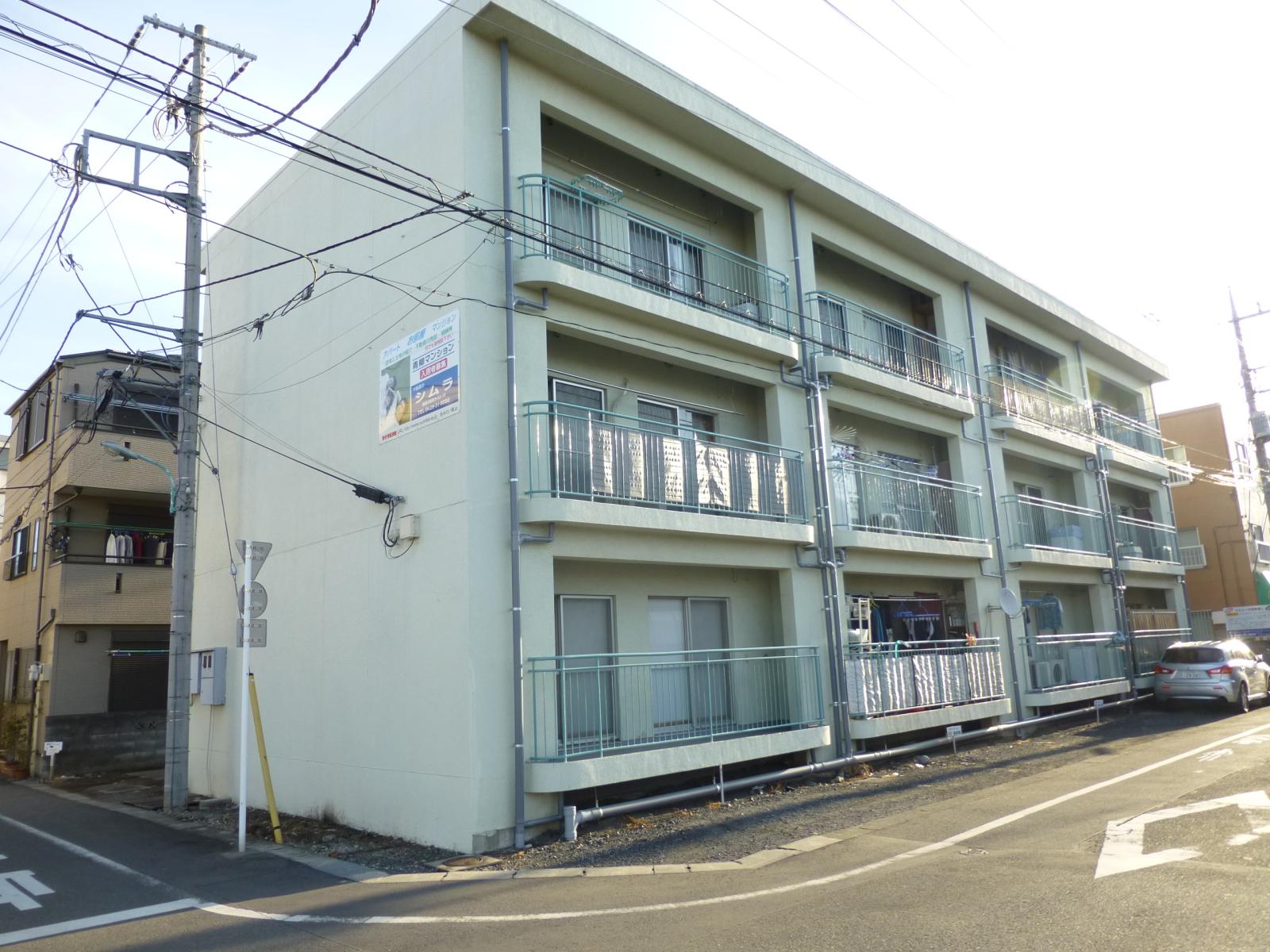 南西側から物件を撮影